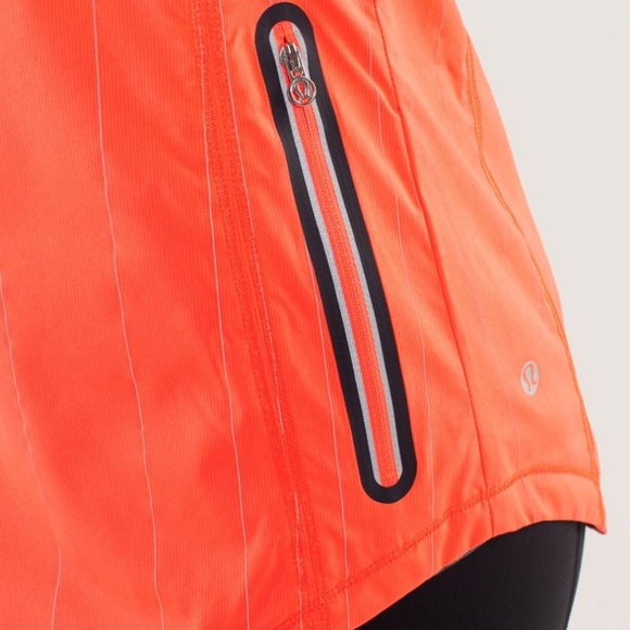 Lululemon Run: Get Up And Glow Jacket *Reflective 360 Light Flare / Inkwell - Picture 8 of 16